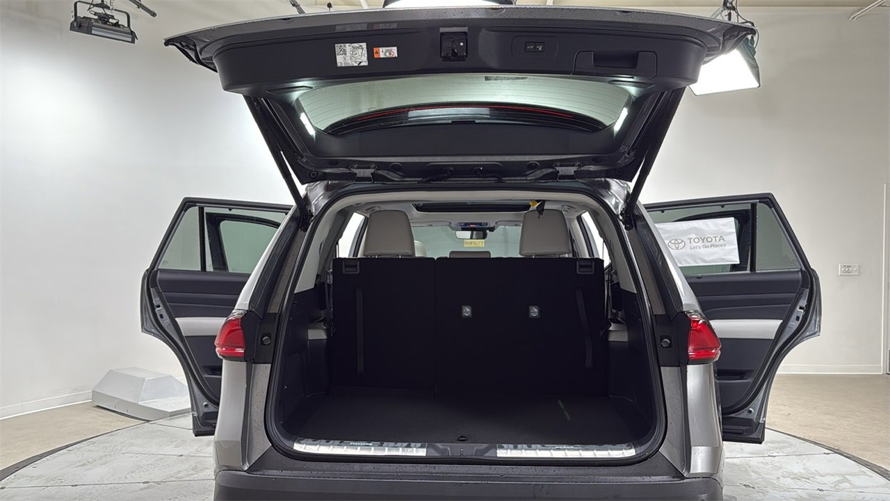 New 2026 Toyota Grand Highlander Limited image 16