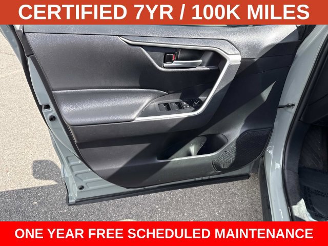 Used 2021 Toyota RAV4 XLE w/ Carpet Mat Package (TMS) AWD/4WD image 13