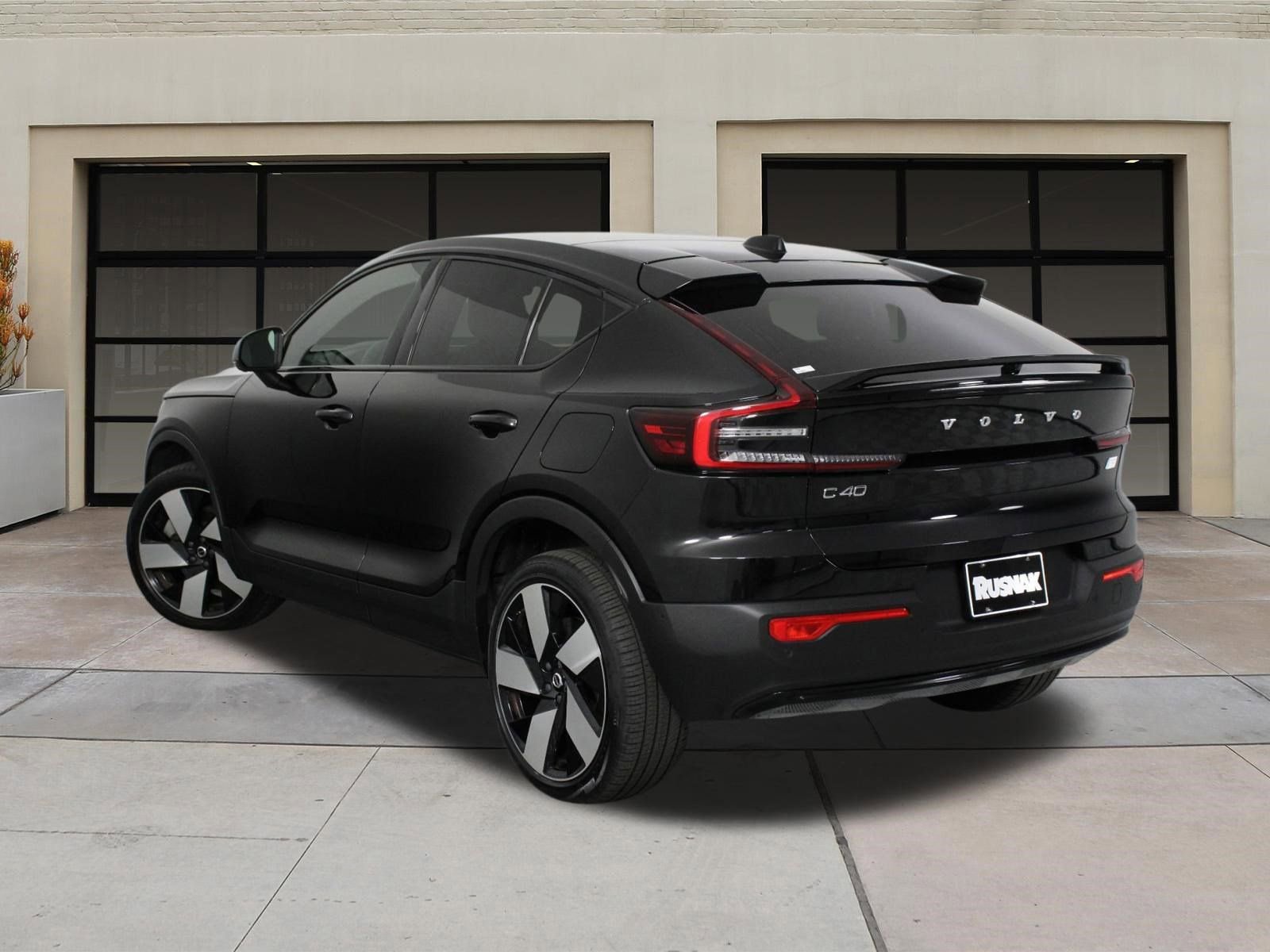 Used 2023 Volvo C40 P8 Recharge Ultimate image 2