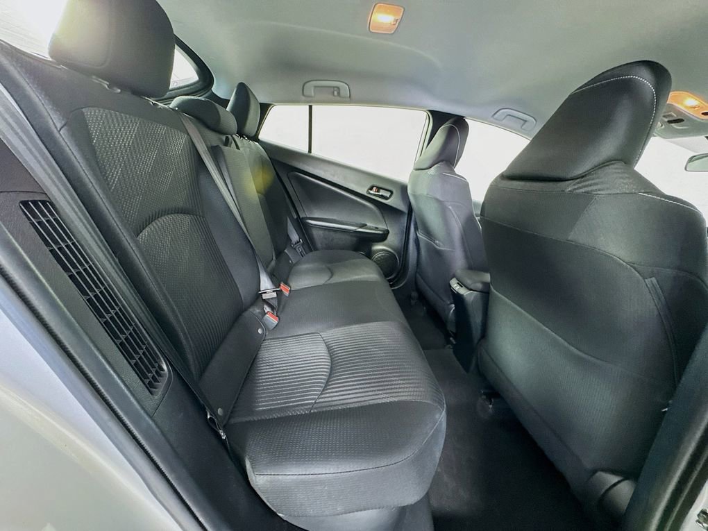 Used 2020 Toyota Prius Prime LE image 27