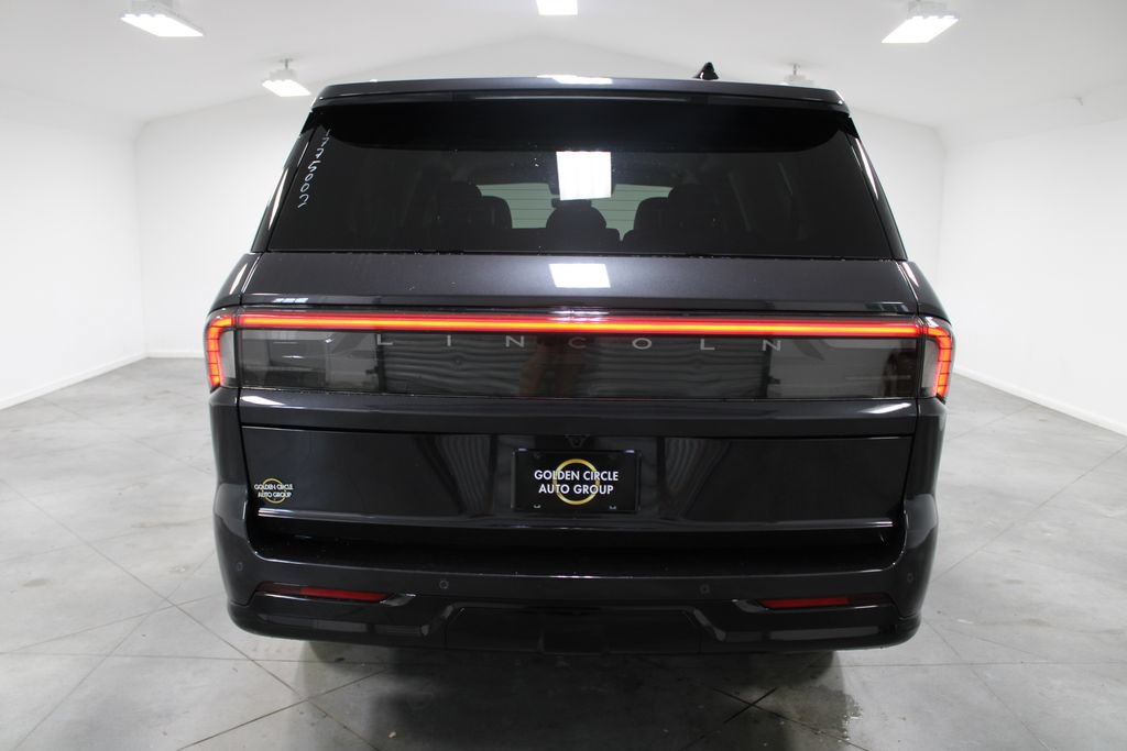 New 2027 Lincoln Navigator L Premier RWD image 7