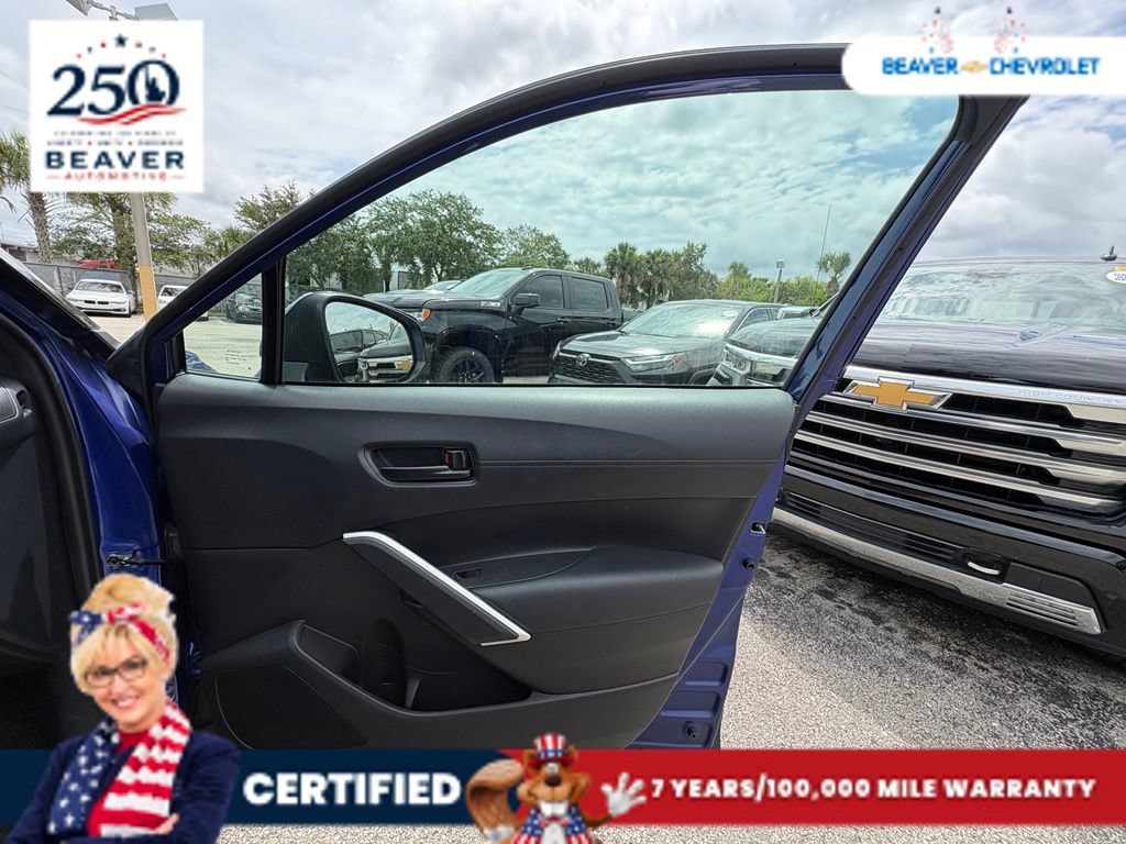 Used 2024 Toyota Corolla Cross AWD Hybrid w/ Moonroof Package image 28
