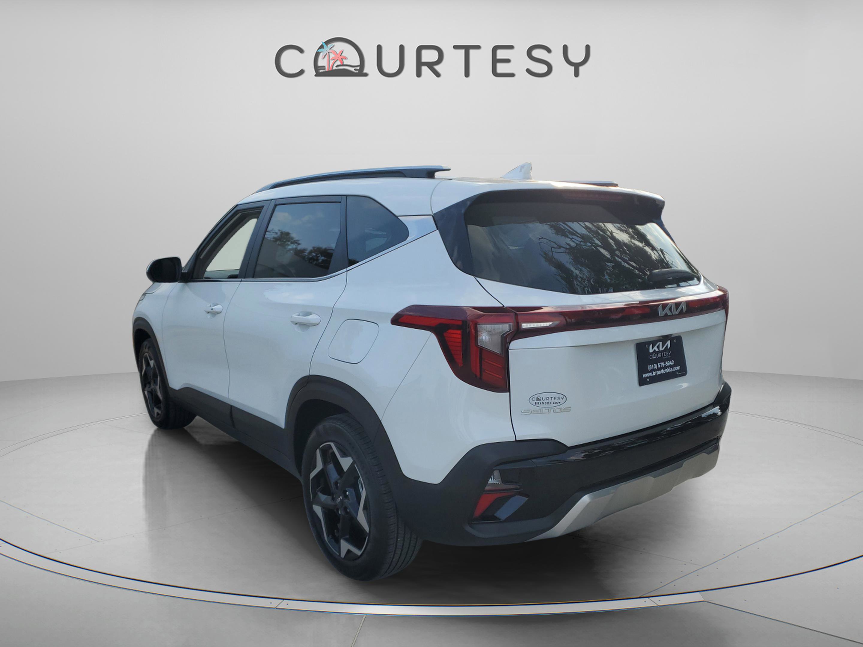 Certified 2025 Kia Seltos EX w/ EX Sunroof Package image 2