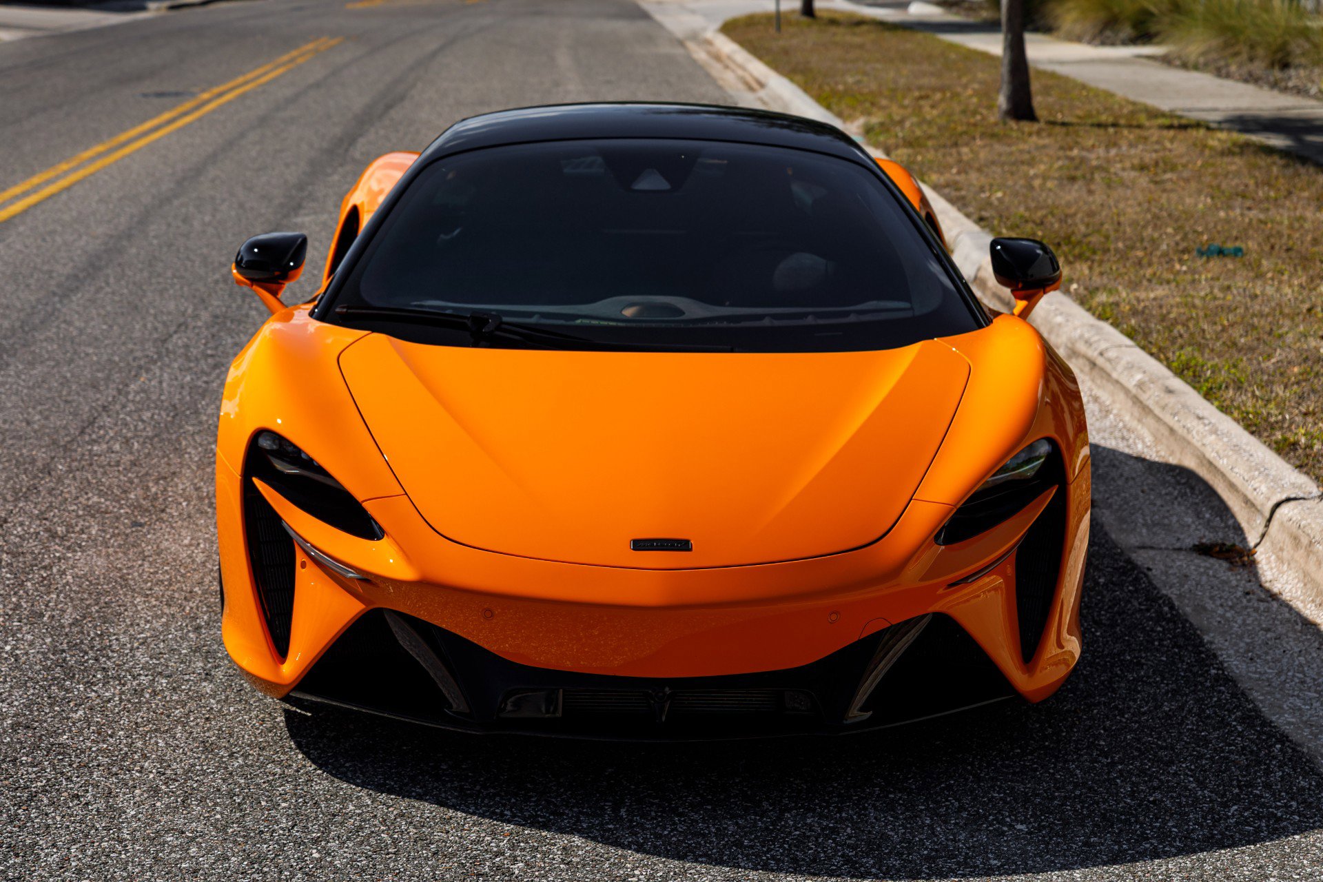 Used 2025 McLaren Artura image 10