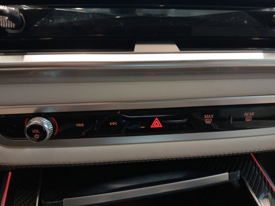 Used 2024 BMW X7 M60i w/ Executive Package image 37