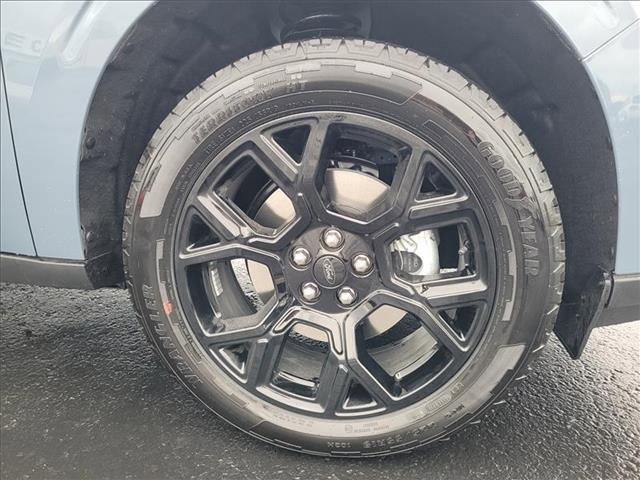 New 2025 Ford Maverick XLT w/ XLT Luxury Package image 4