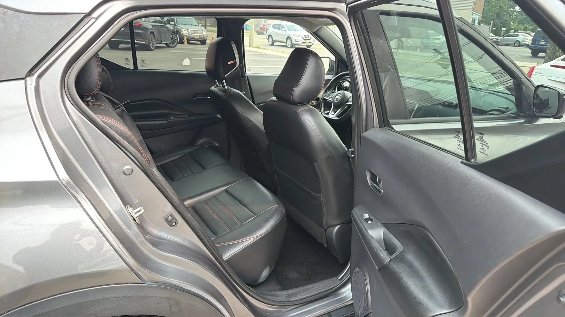 Used 2020 Nissan Kicks SR w/ SR Premium Package FWD image 26