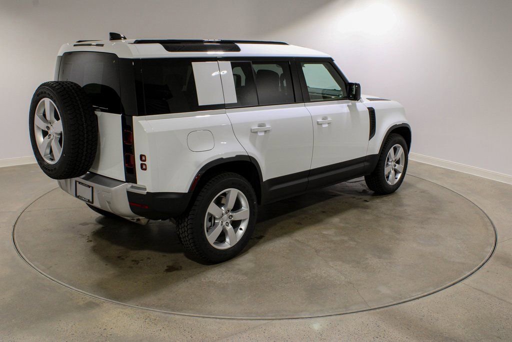 Used 2025 Land Rover Defender 110 S image 5