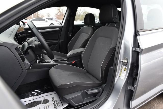 Certified 2025 Volkswagen Jetta Sport image 20