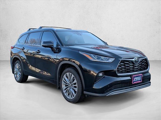 Used 2023 Toyota Highlander Platinum image 3