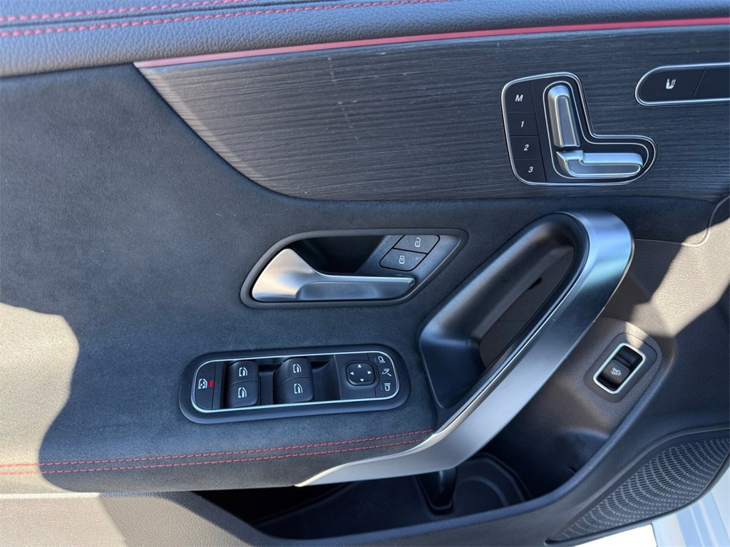Used 2023 Mercedes-Benz CLA 250 4MATIC image 10