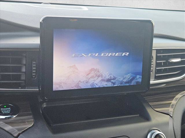Used 2020 Ford Explorer Limited w/ Class III Trailer Tow Package RWD image 15