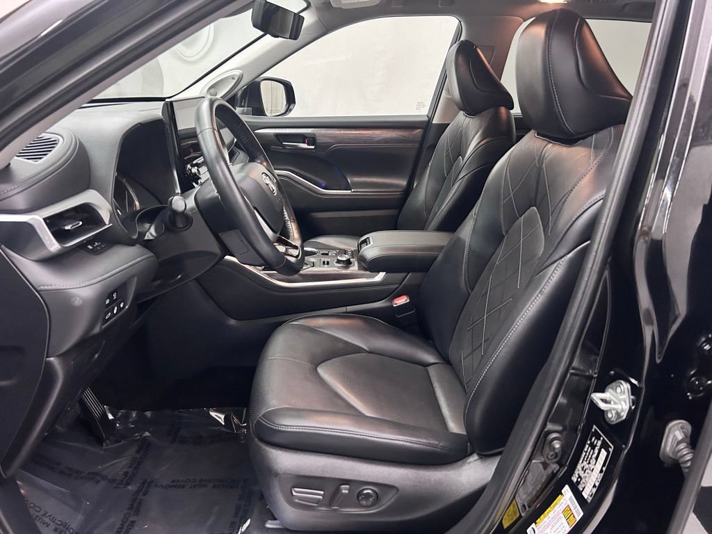 Used 2022 Toyota Highlander Platinum AWD/4WD image 12
