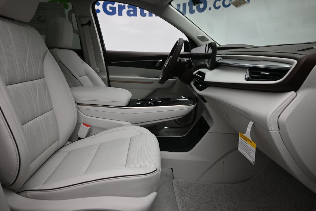 New 2026 Buick Enclave Avenir w/ Super Cruise Package AWD/4WD image 9