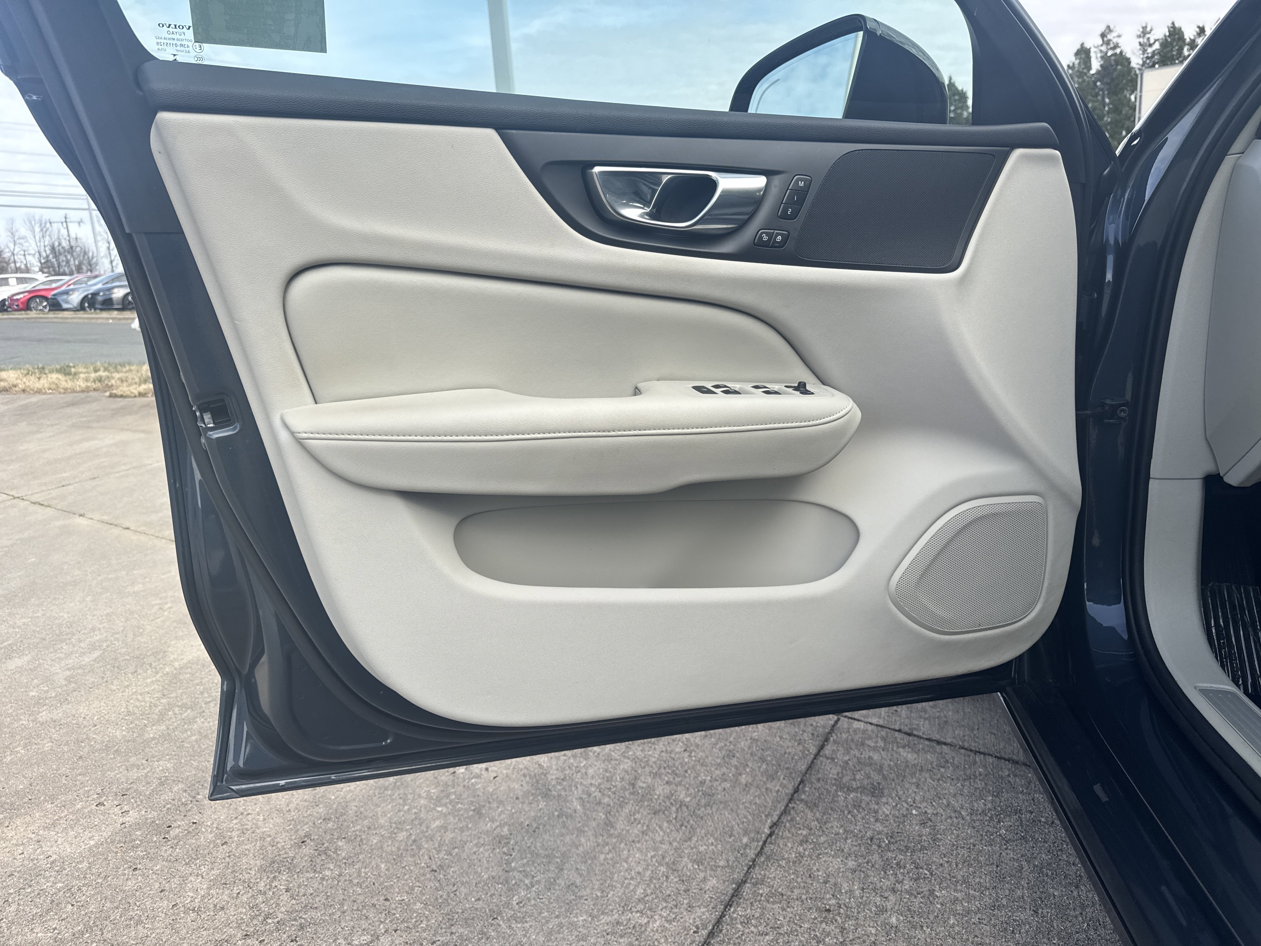 Used 2024 Volvo S60 B5 Core image 7