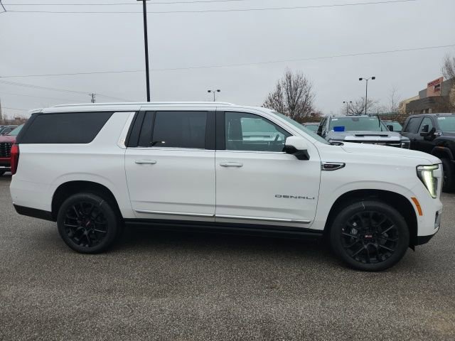 New 2026 GMC Yukon XL Denali w/ Sun & Power Step Package image 4