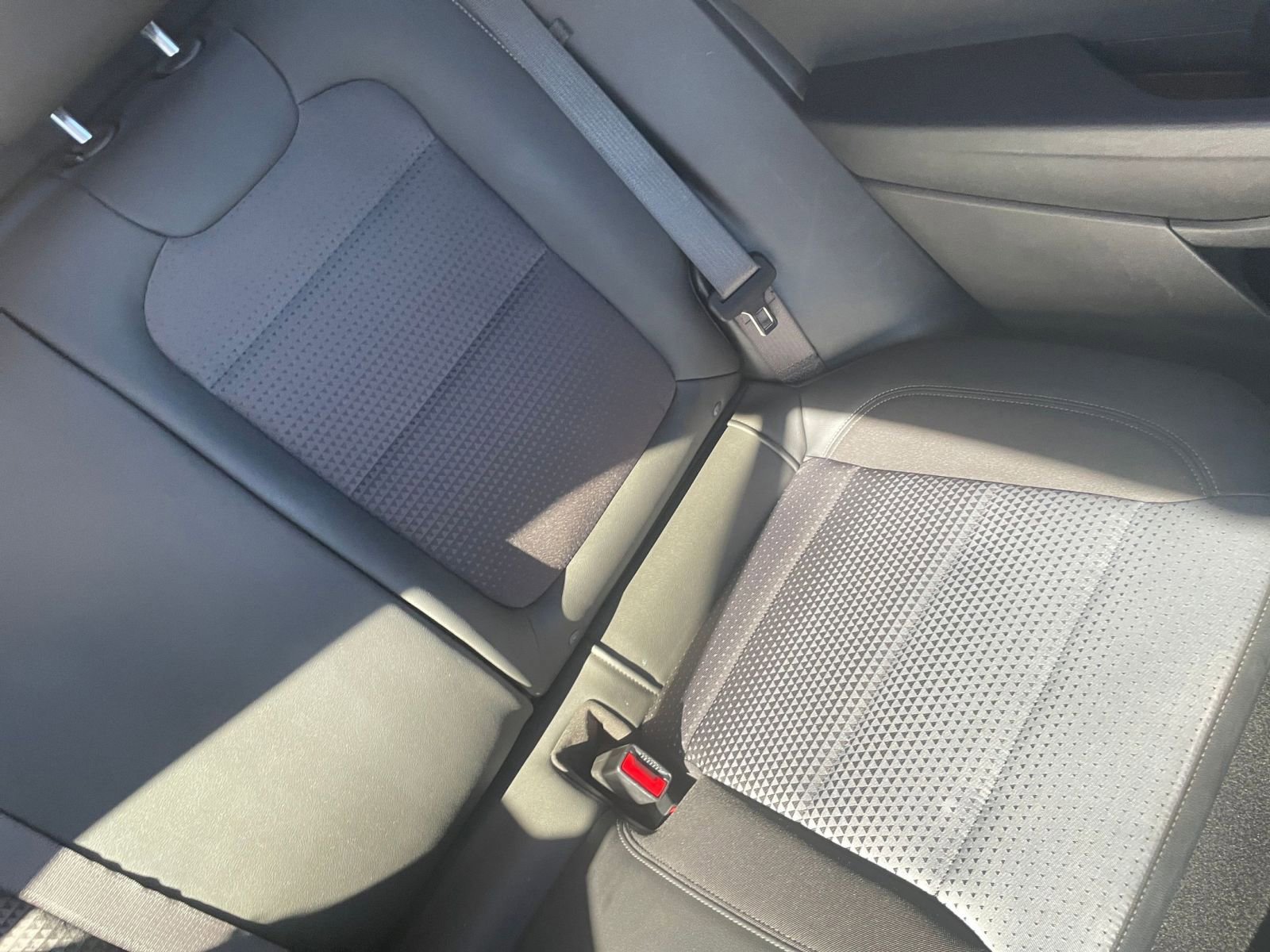 Used 2025 Chevrolet Trax LT image 37