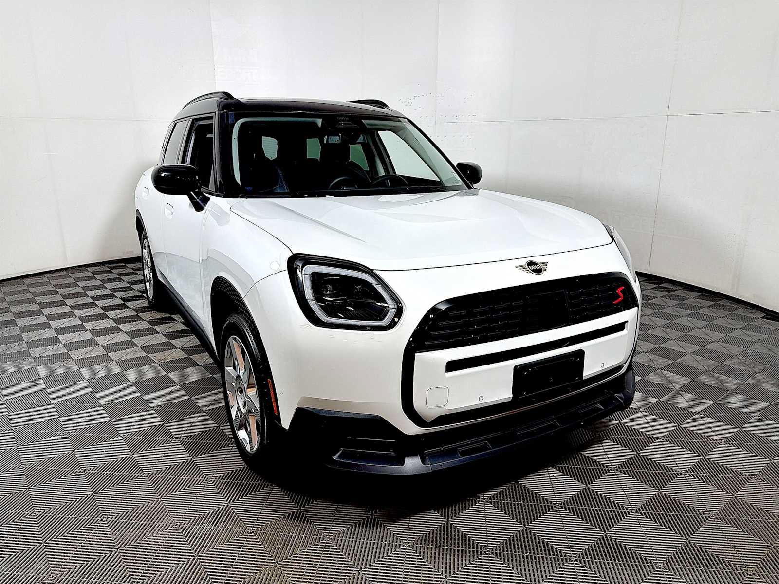 Used 2025 MINI Cooper Countryman S AWD/4WD image 2