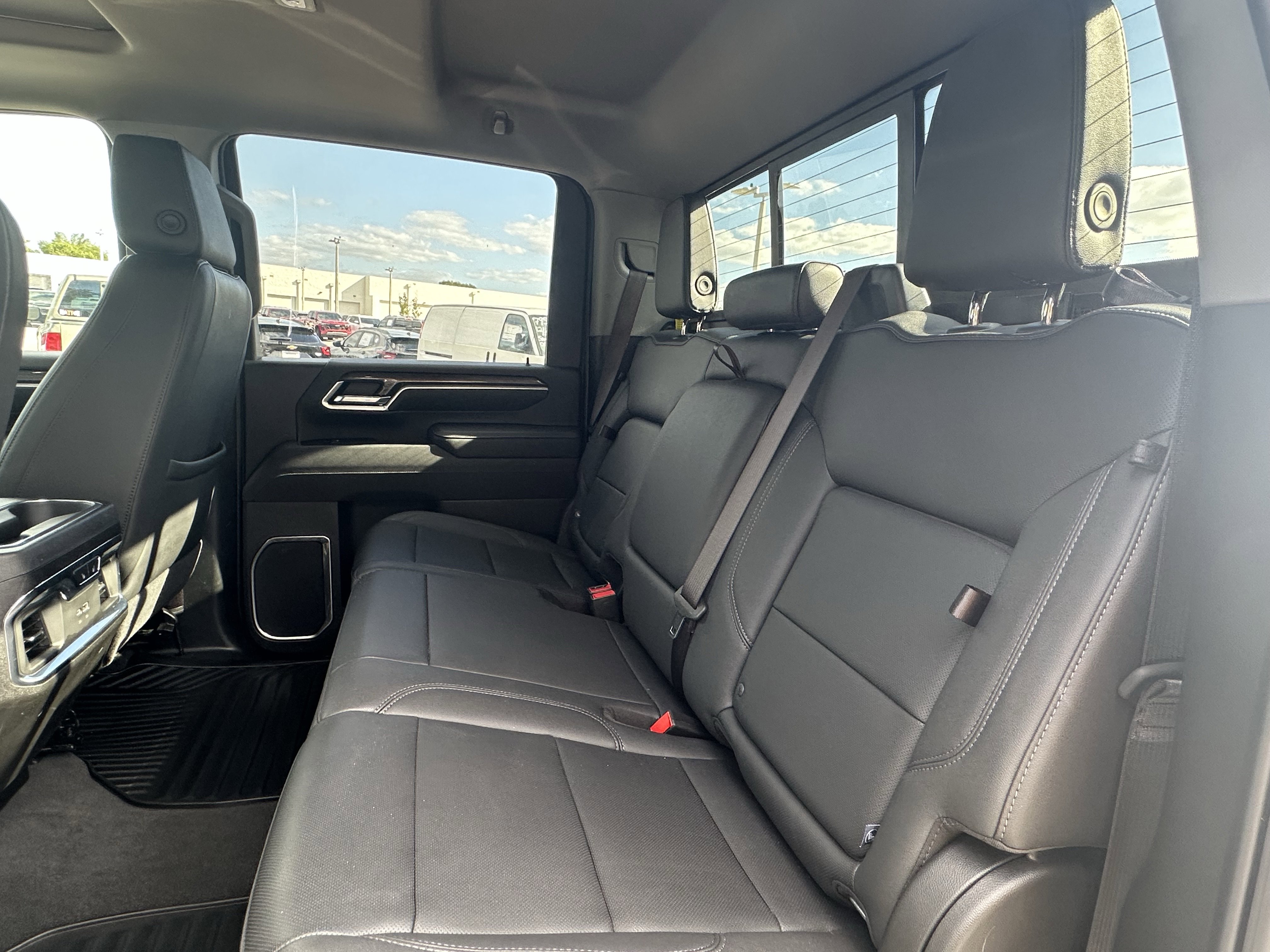 Used 2025 Chevrolet Silverado 3500 LTZ w/ LTZ Premium Package image 40