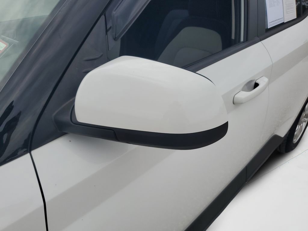 Used 2020 Hyundai Venue SEL FWD image 26