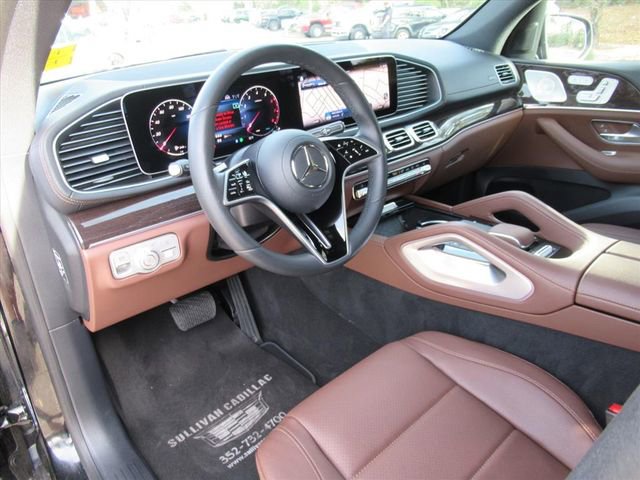 Used 2025 Mercedes-Benz GLS 450 4MATIC image 17