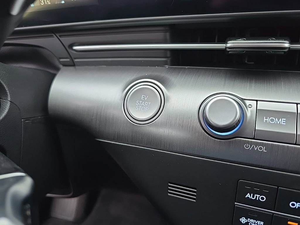 Certified 2024 Hyundai Kona SE image 13