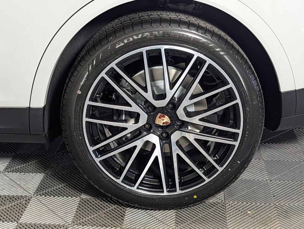 New 2026 Porsche Cayenne image 12