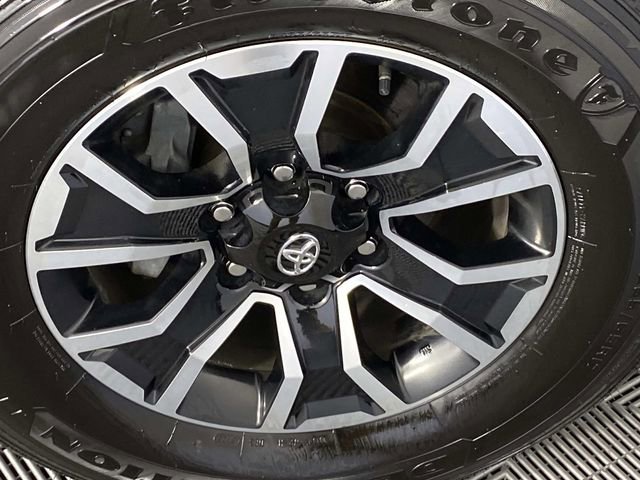 Used 2022 Toyota Tacoma TRD Sport w/ Technology Package image 27