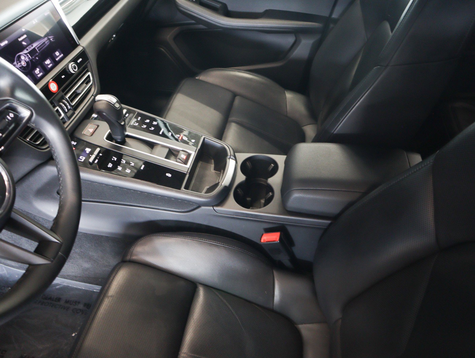 Certified 2022 Porsche Macan image 19