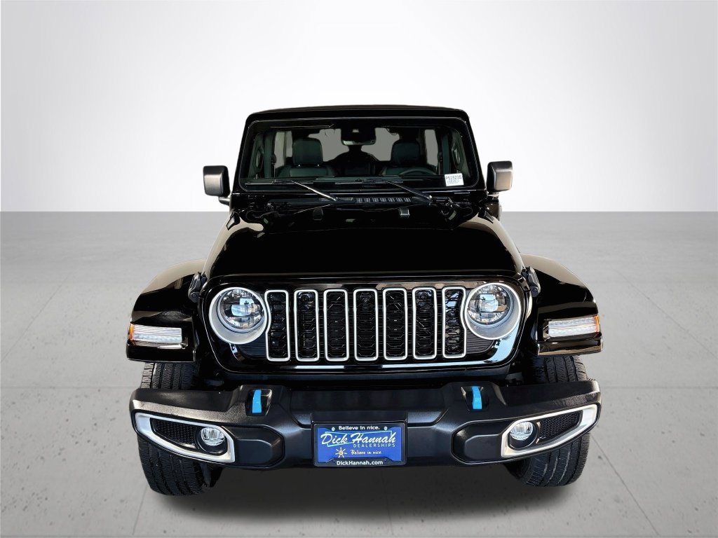 Used 2024 Jeep Wrangler Unlimited Sahara w/ Technology Group AWD/4WD image 3