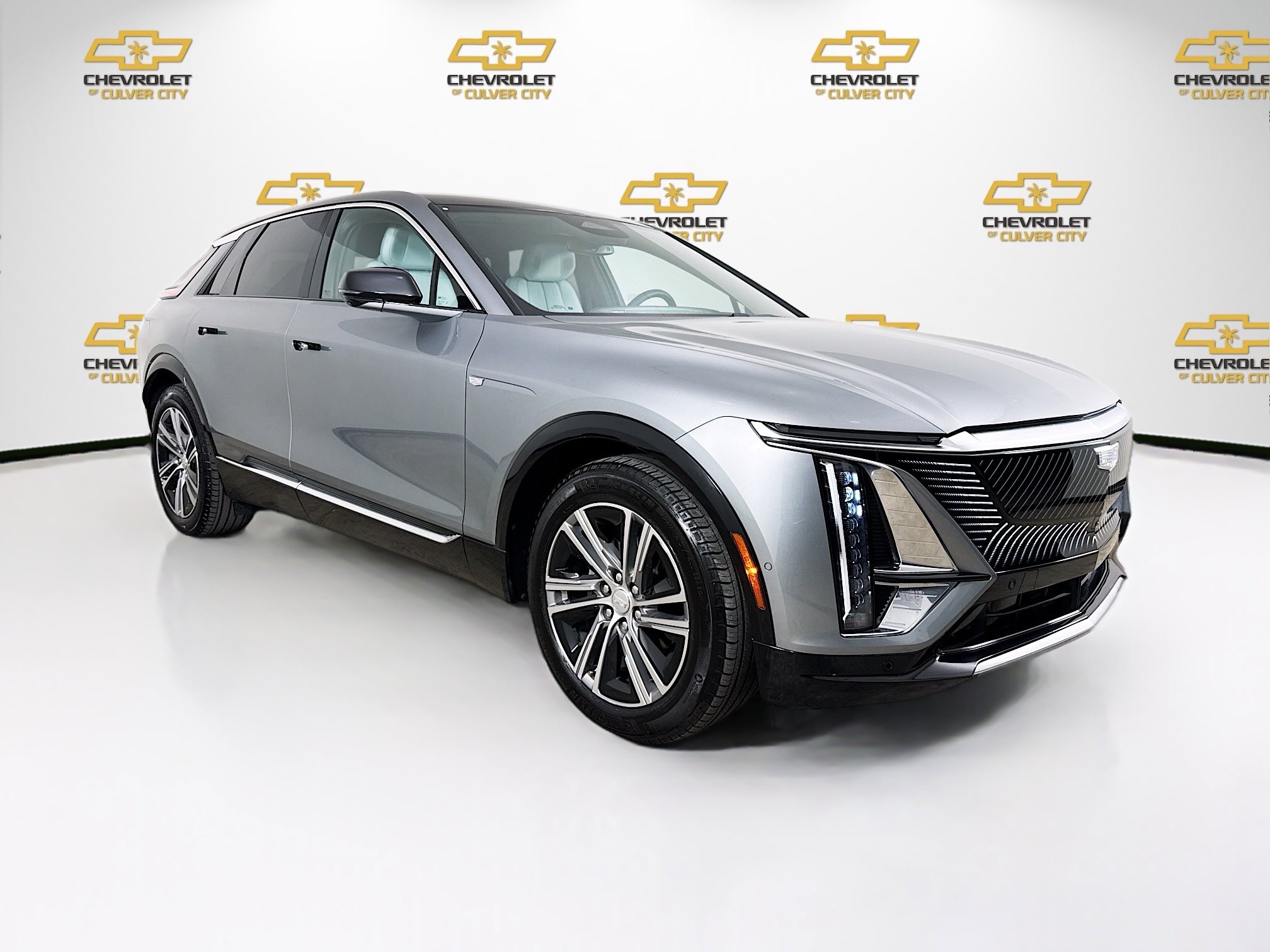 Used 2024 Cadillac Lyriq Luxury RWD image 1