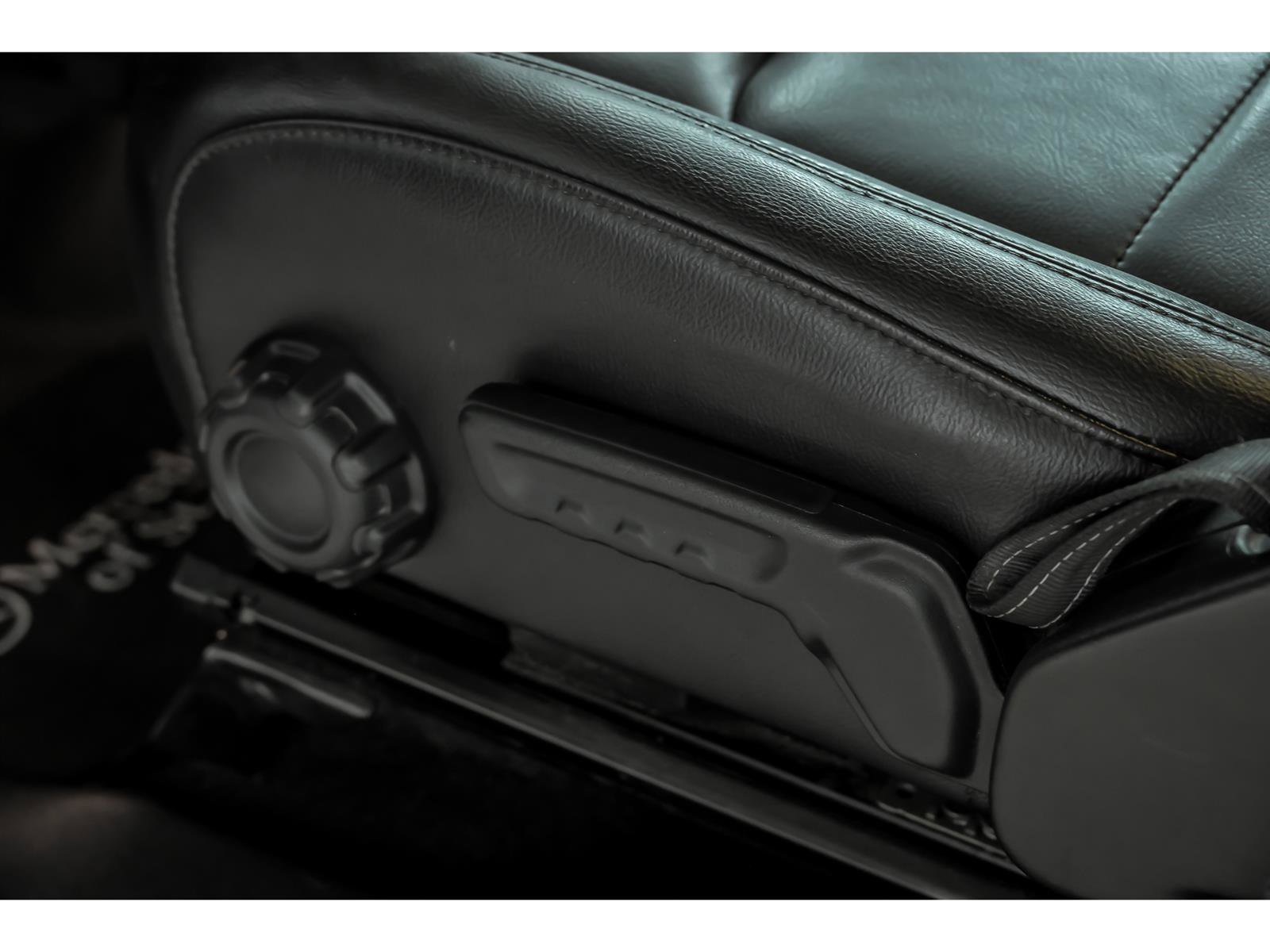 Used 2019 Jeep Wrangler Unlimited Sahara AWD/4WD image 15
