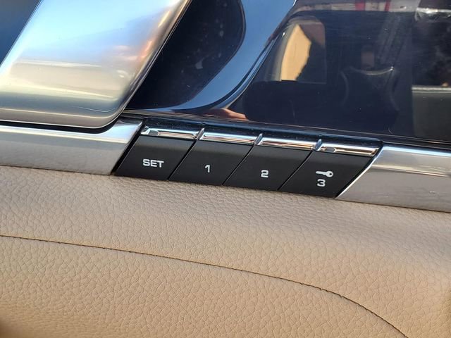 Used 2013 Porsche Panamera 4 Platinum Edition image 22