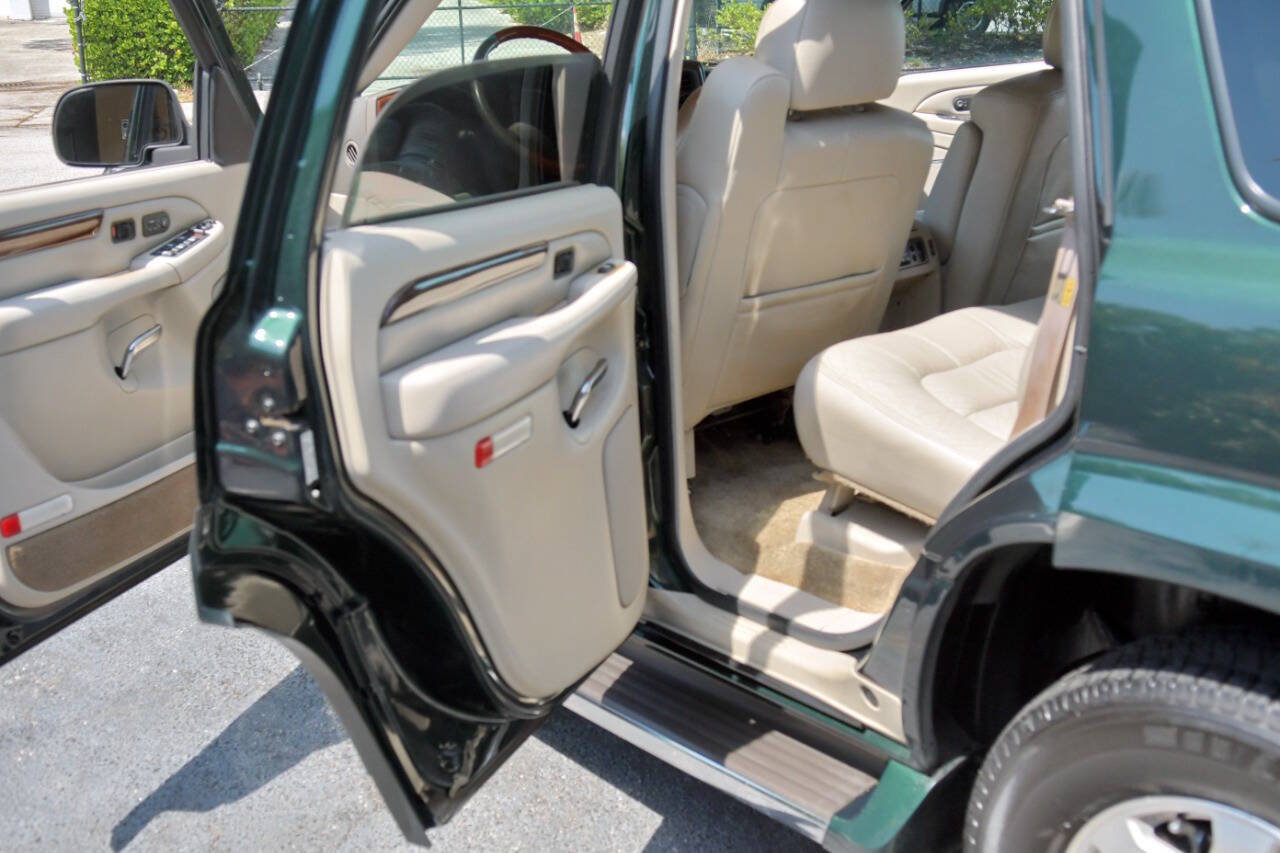 Used 2002 Cadillac Escalade AWD image 14