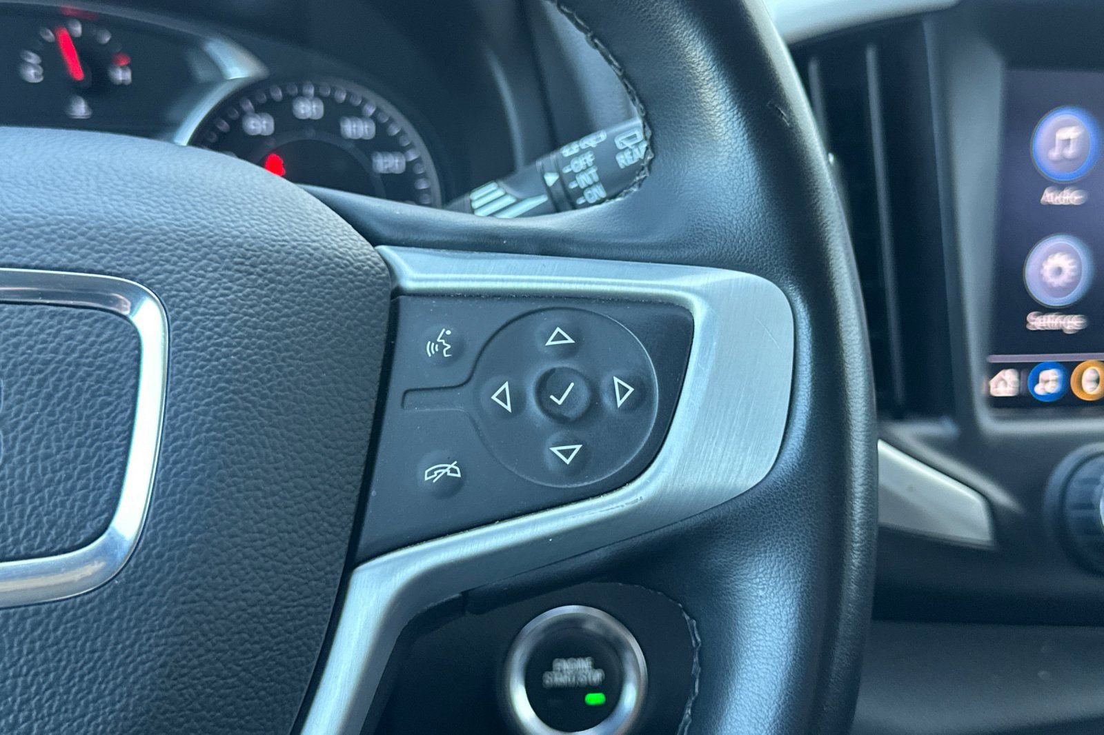 Used 2023 GMC Terrain SLT image 39