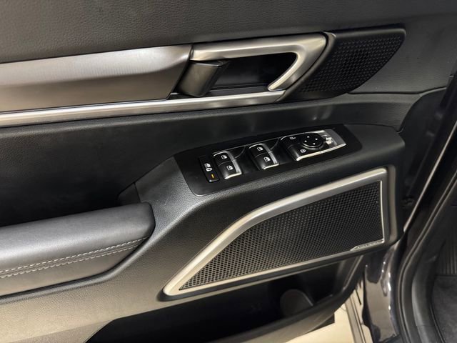 Used 2025 Kia Telluride S FWD image 7