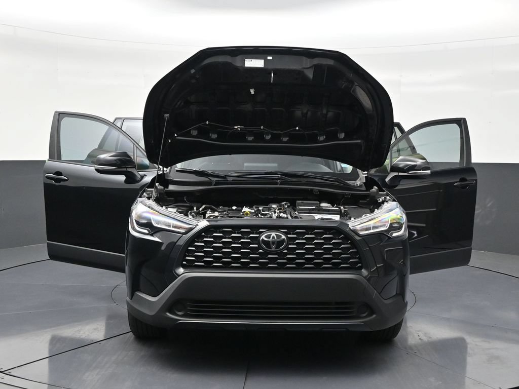 Used 2024 Toyota Corolla Cross LE FWD image 33