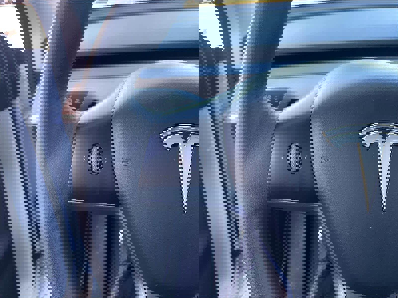 Used 2022 Tesla Model Y Performance AWD/4WD image 19