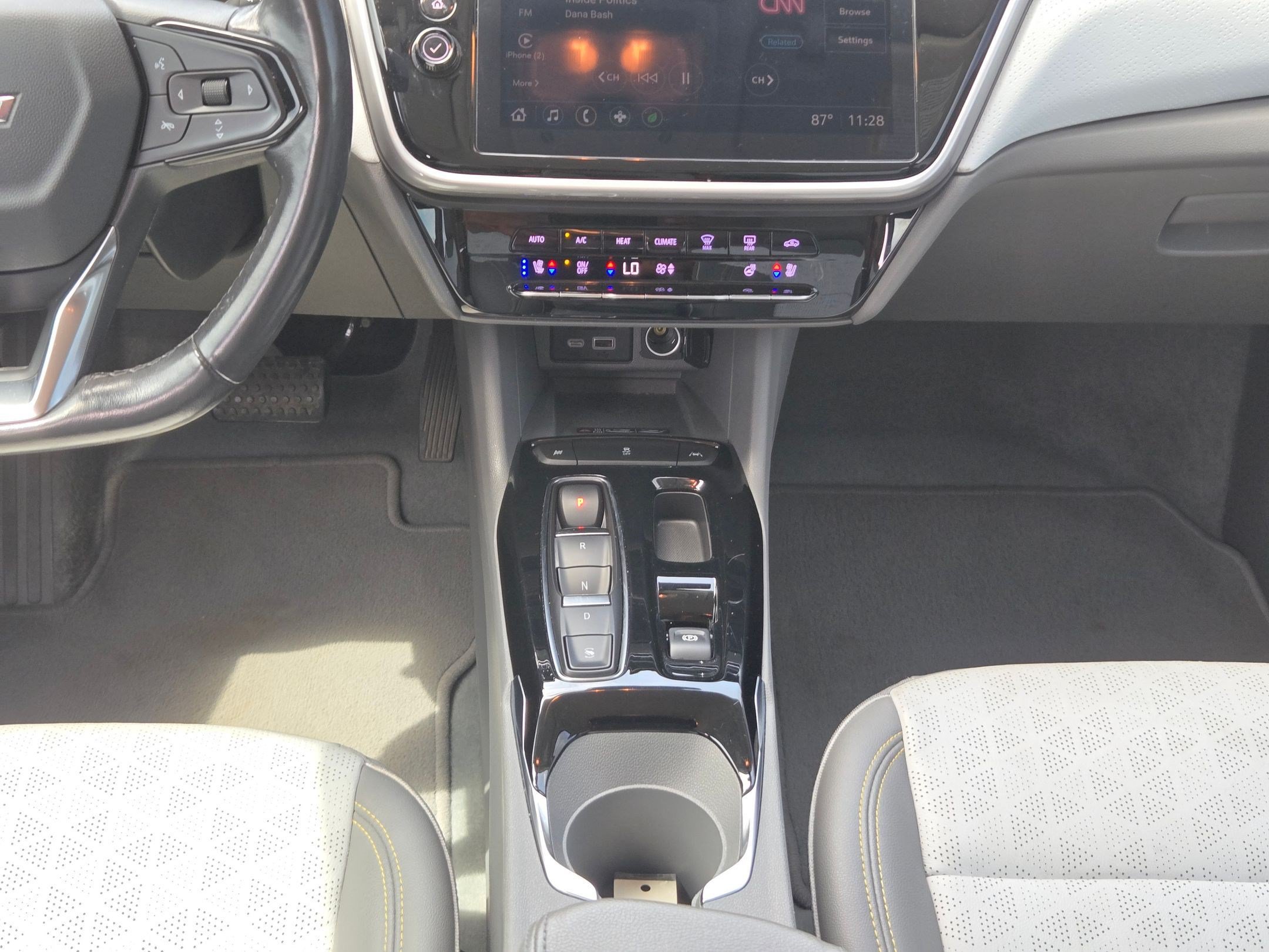 Used 2022 Chevrolet Bolt EUV Premier FWD image 17