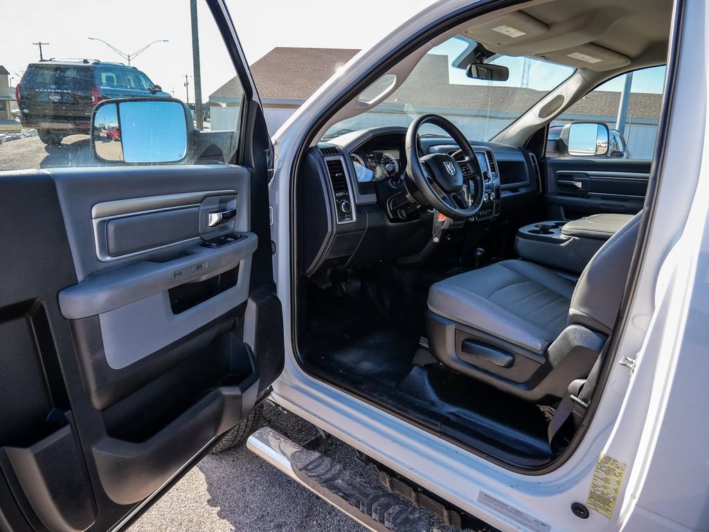 Used 2017 RAM 3500 Tradesman w/ Power & Remote Entry Group image 20