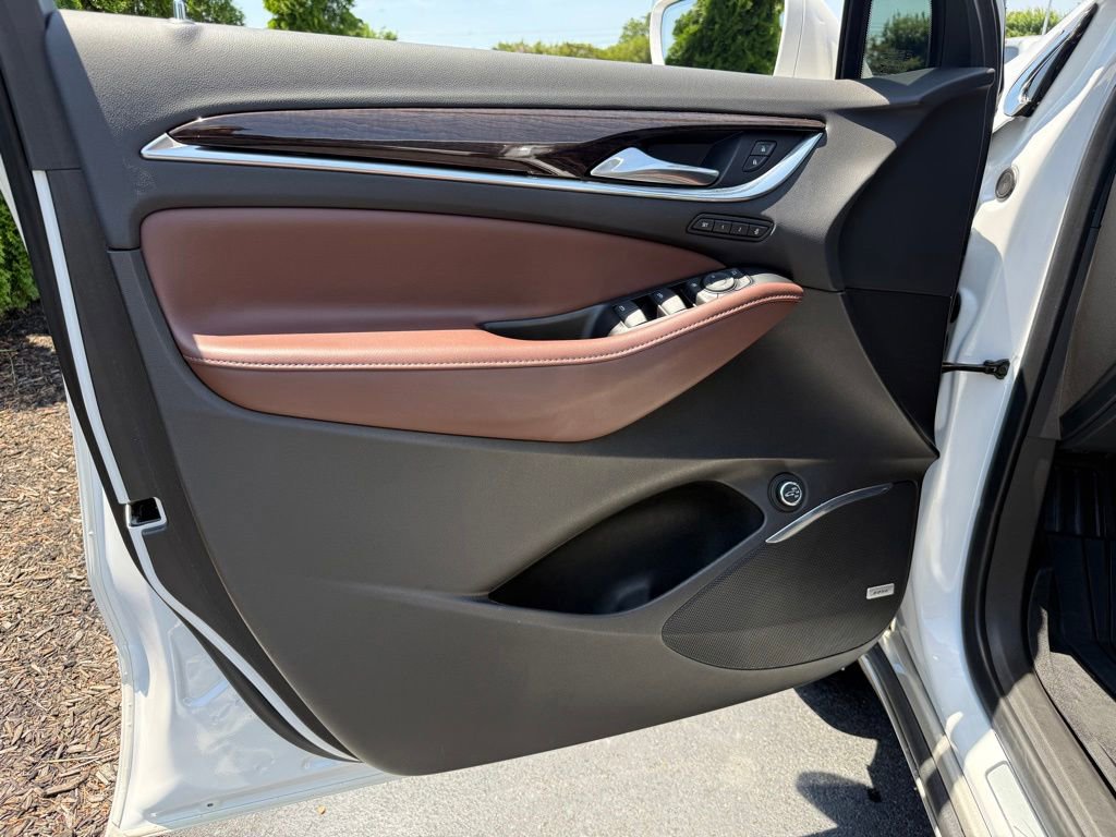 Used 2019 Buick Enclave Avenir w/ Avenir Technology Package FWD image 10