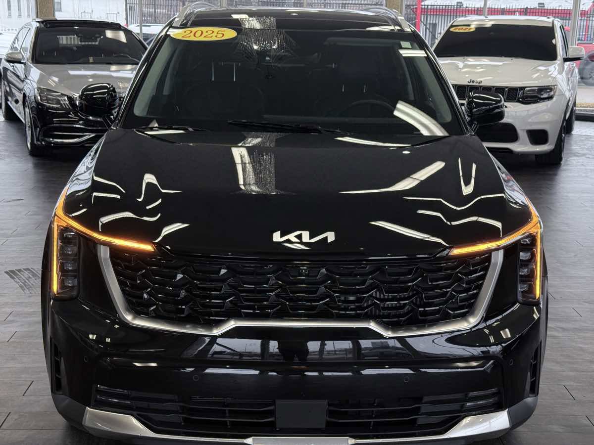 Used 2025 Kia Sorento SX image 3