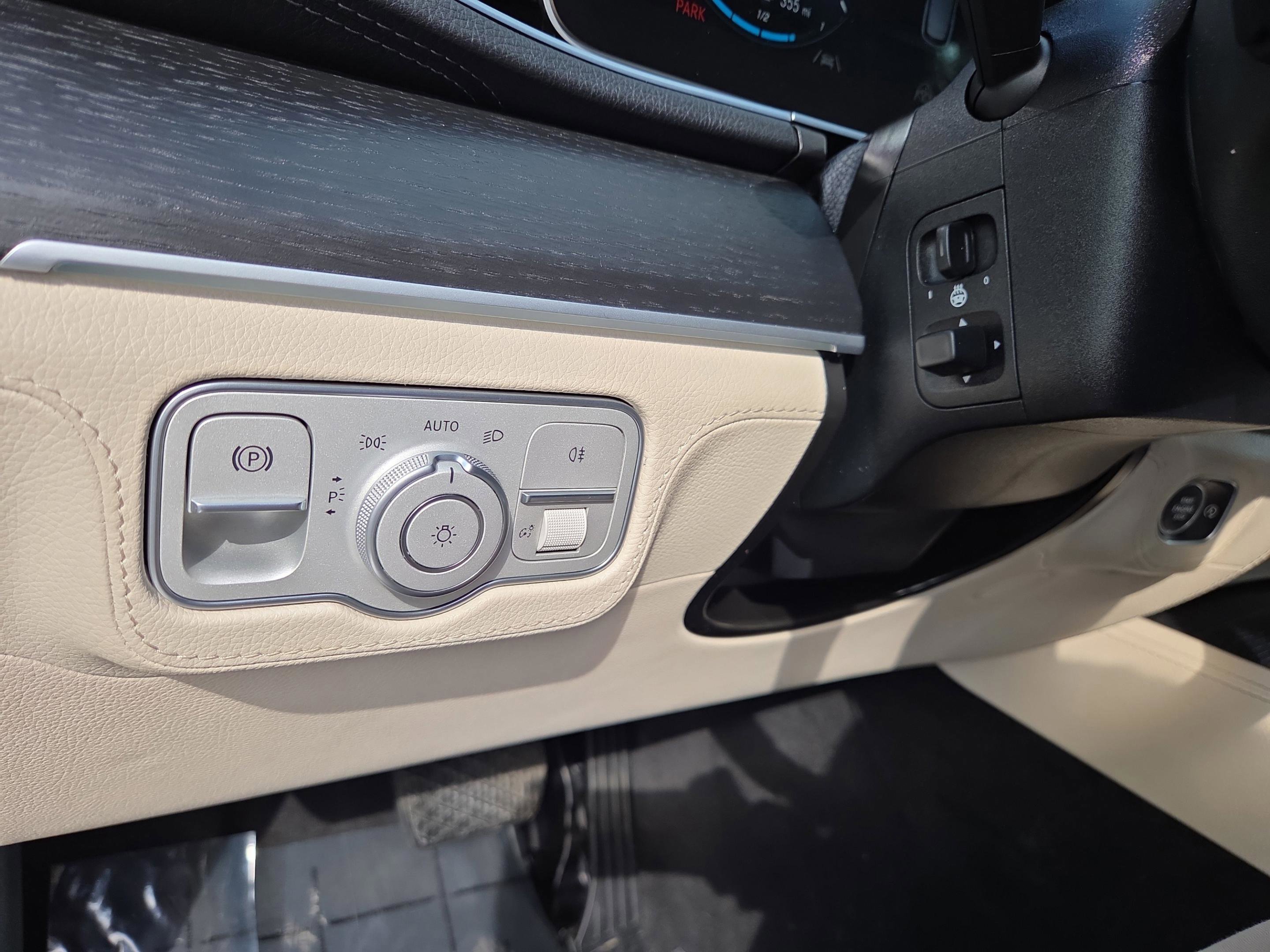 Used 2023 Mercedes-Benz GLE 350 4MATIC image 25