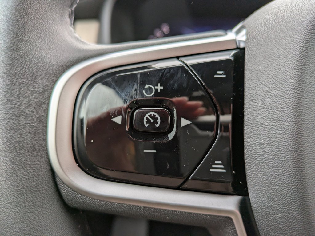 New 2026 Volvo XC90 B6 Plus w/ Protection Package Premier AWD/4WD image 25