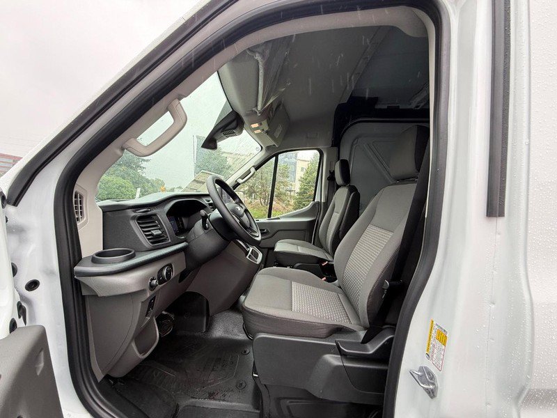 New 2027 Ford Transit 250 148 Medium Roof RWD image 27