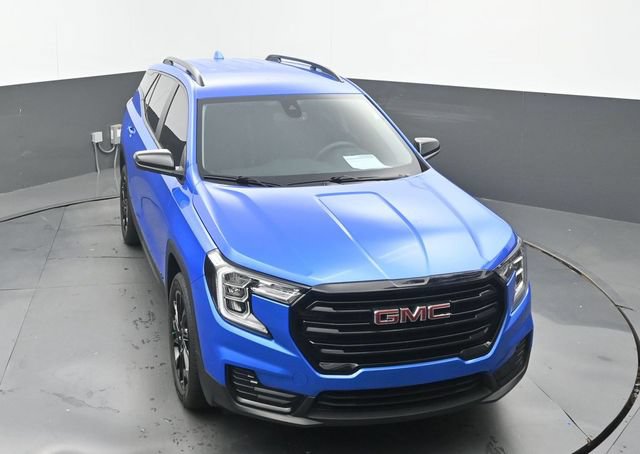 Used 2024 GMC Terrain SLE w/ Driver Convenience Package FWD image 30