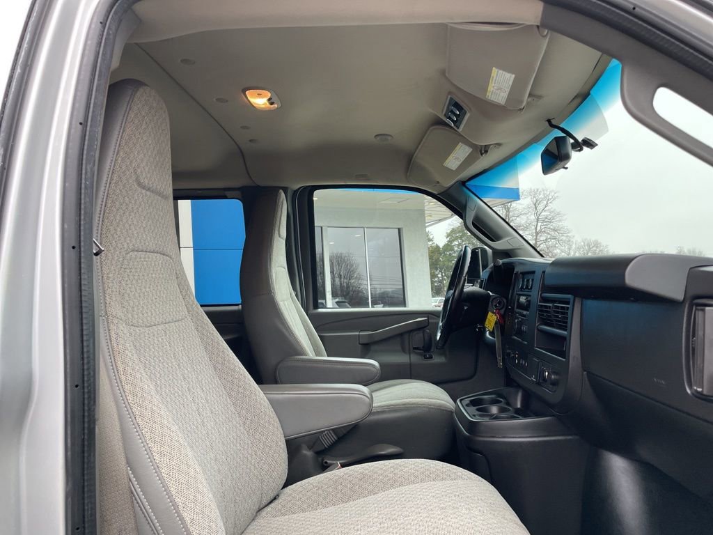 Used 2020 Chevrolet Express 2500 LS w/ Driver Convenience Package image 25