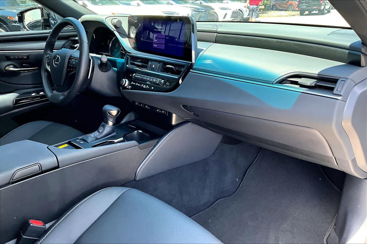Used 2025 Lexus ES 300h w/ Premium Package FWD image 19