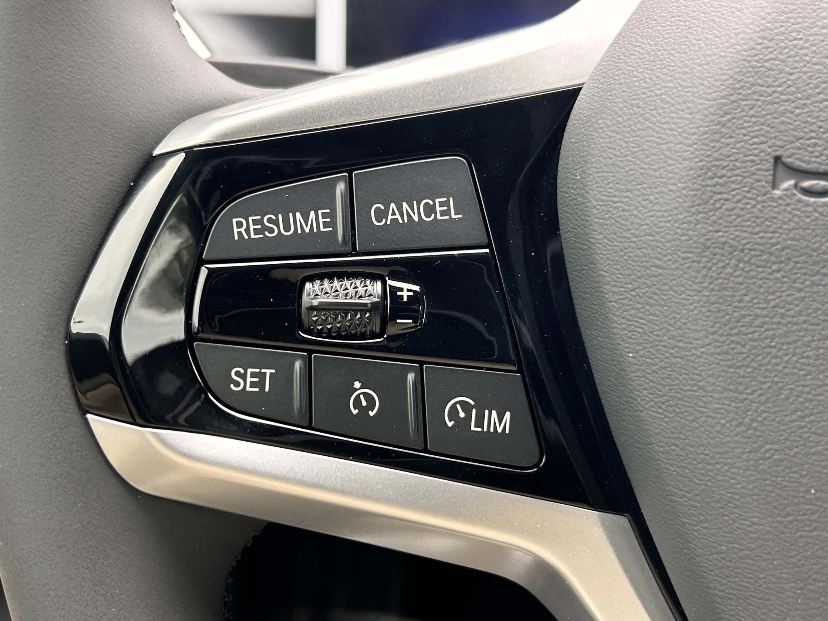 Used 2026 BMW i4 eDrive40 w/ Parking Assistance Package image 32