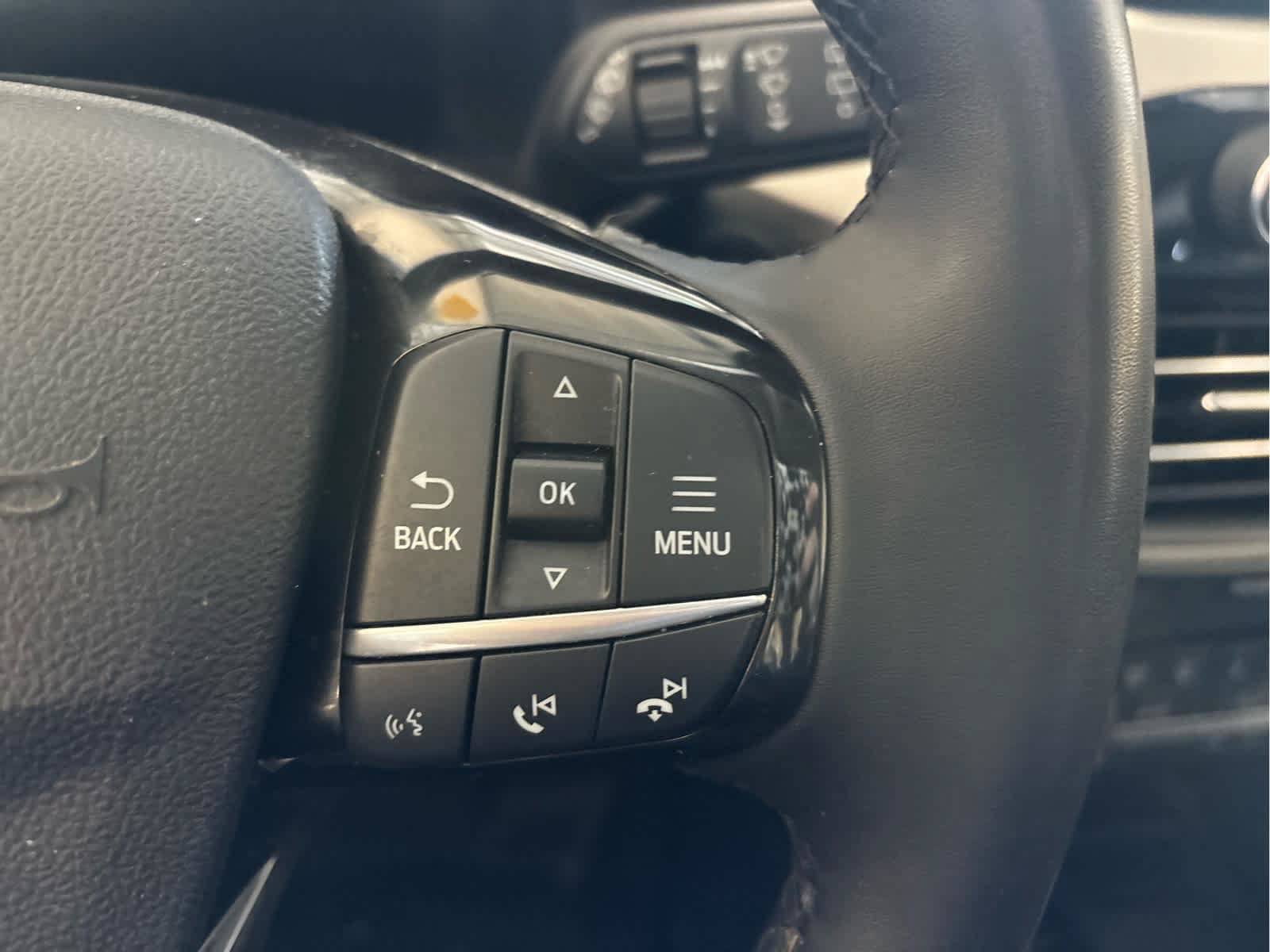 Certified 2022 Ford Escape SEL w/ Technology Package AWD/4WD image 18